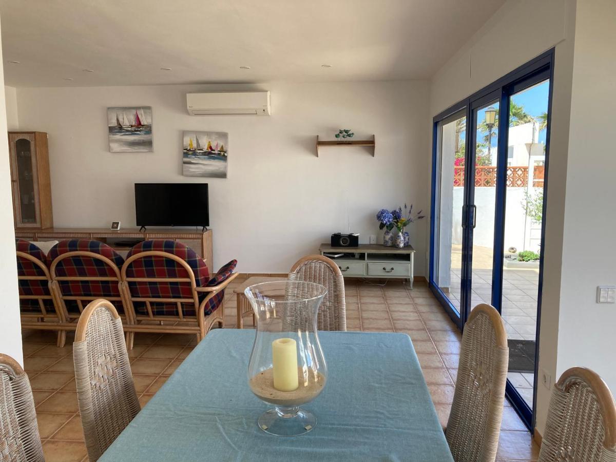 Beach House With The Heated Pool Next To Rocky Point Corralejo Exterior foto