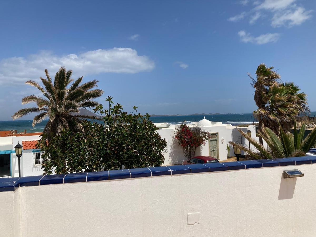 Beach House With The Heated Pool Next To Rocky Point Corralejo Exterior foto
